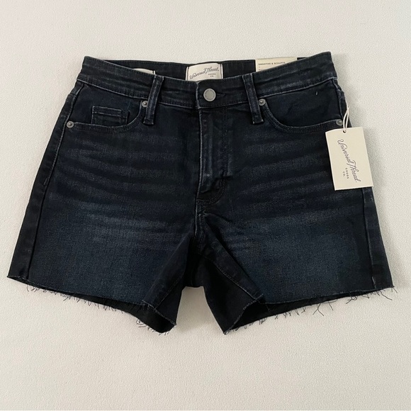 Universal Thread High Rise Short - Picture 3 of 10